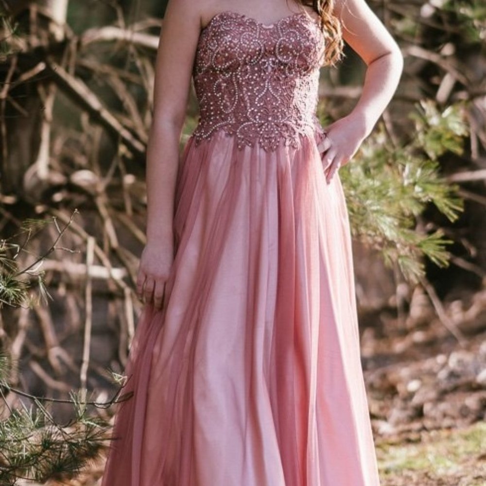 Gorgeous spcl occasion dress “Blondie Nites by Stacy Sklar”, juniors size 3
